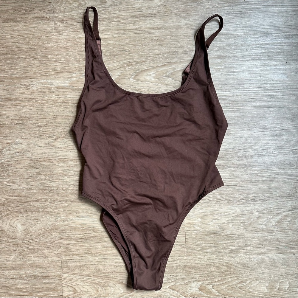 Signature Swim Scoop Neck One Piece